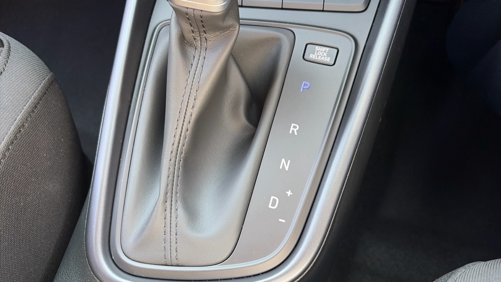 Hyundai BAYON 1.0 TGDi 48V MHEV Premium 5dr DCT Petrol Hatchback - Image 22