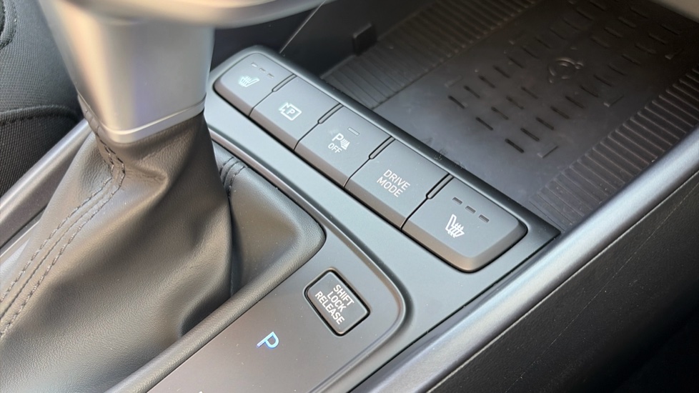 Hyundai BAYON 1.0 TGDi 48V MHEV Premium 5dr DCT Petrol Hatchback - Image 23