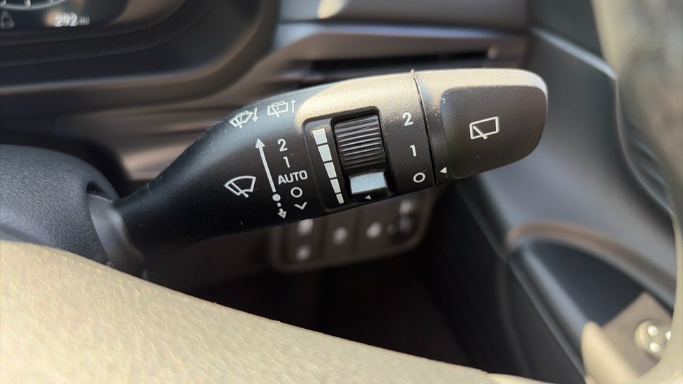 Hyundai BAYON 1.0 TGDi 48V MHEV Premium 5dr DCT Petrol Hatchback - Image 29