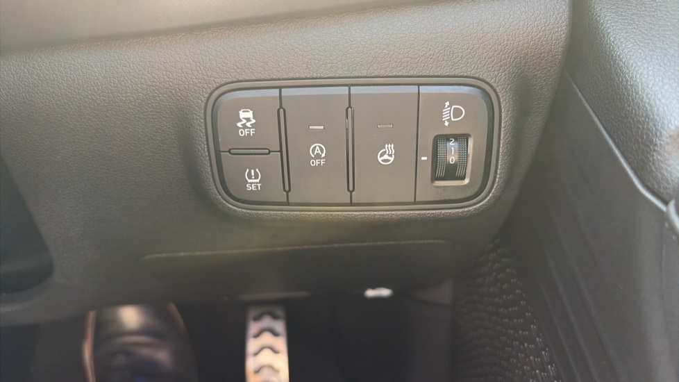Hyundai BAYON 1.0 TGDi 48V MHEV Premium 5dr DCT Petrol Hatchback - Image 30