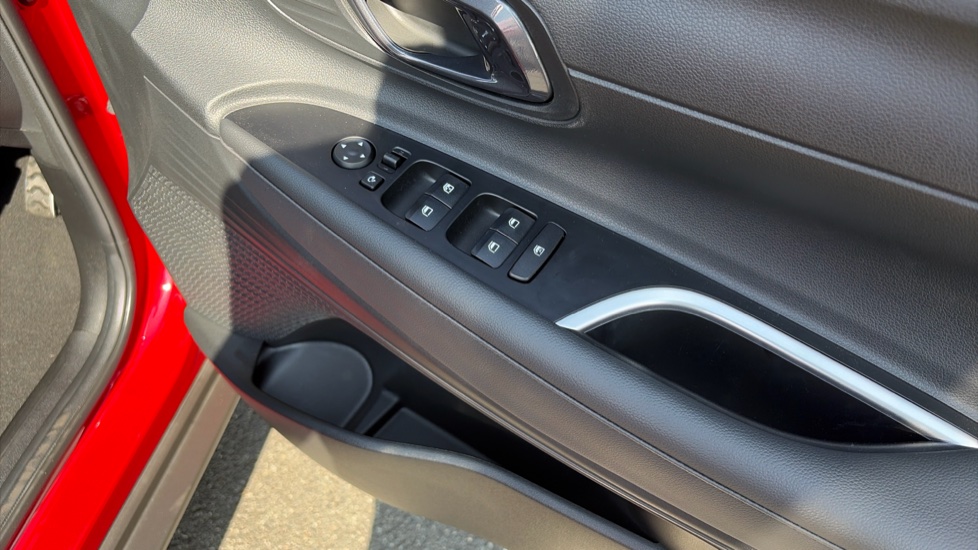 Hyundai BAYON 1.0 TGDi 48V MHEV Premium 5dr DCT Petrol Hatchback - Image 35