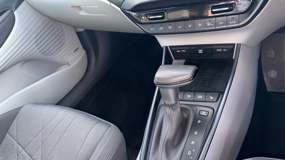 Hyundai BAYON 1.0 TGDi [120] 48V MHEV Ultimate 5dr DCT Petrol Hatchback - Image 13