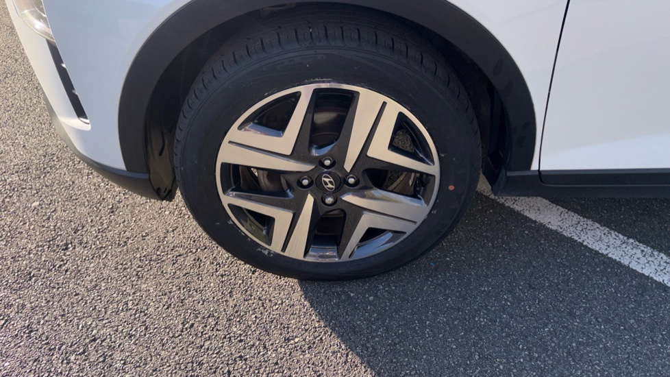 Hyundai BAYON 1.0 TGDi [120] 48V MHEV Ultimate 5dr DCT Petrol Hatchback - Image 39