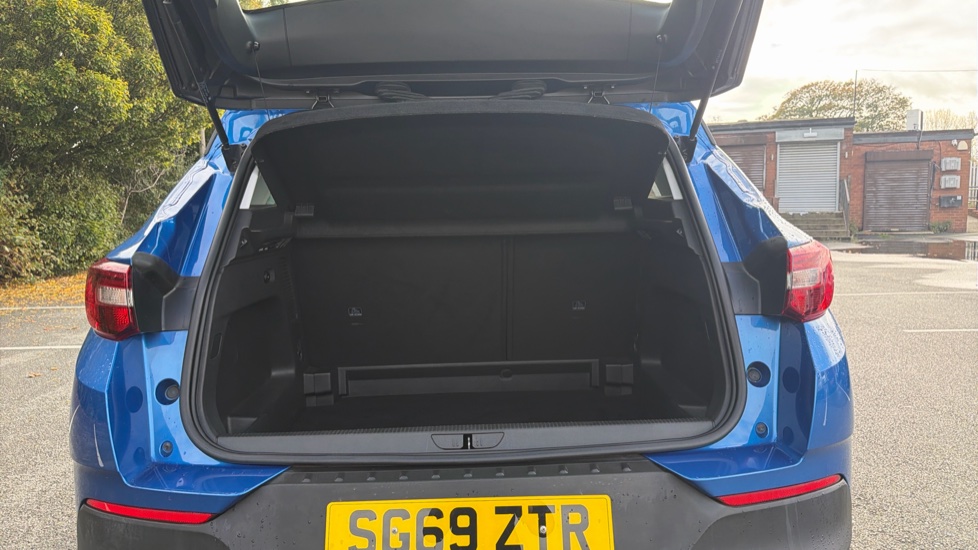 Vauxhall Grandland X 1.2 Turbo SE 5dr Auto [8 Speed] Petrol Hatchback - Image 4