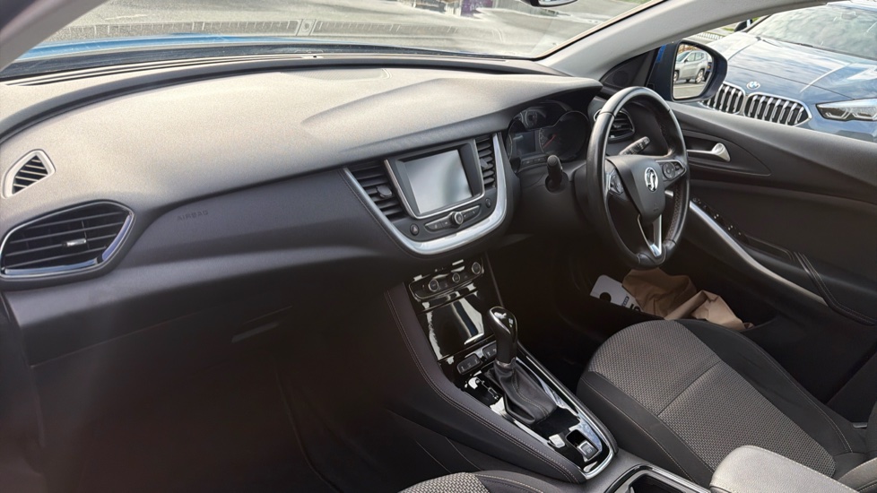 Vauxhall Grandland X 1.2 Turbo SE 5dr Auto [8 Speed] Petrol Hatchback - Image 9