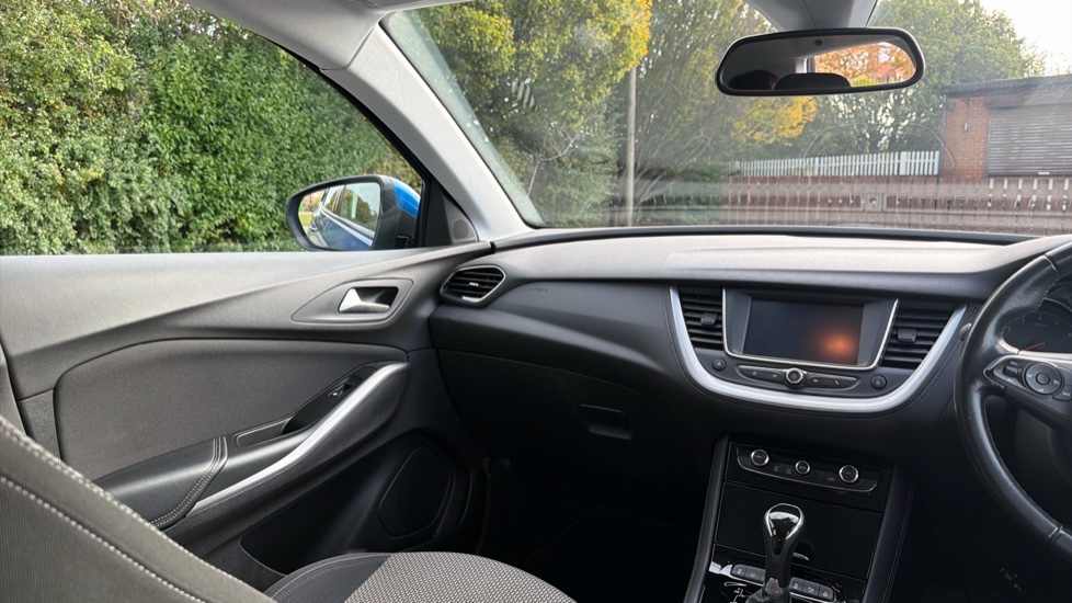 Vauxhall Grandland X 1.2 Turbo SE 5dr Auto [8 Speed] Petrol Hatchback - Image 14