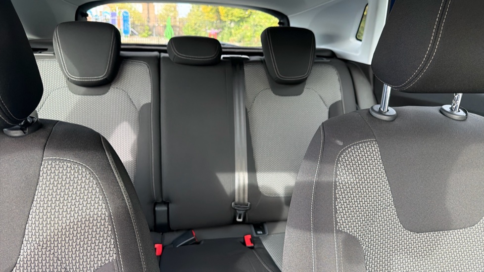 Vauxhall Grandland X 1.2 Turbo SE 5dr Auto [8 Speed] Petrol Hatchback - Image 15