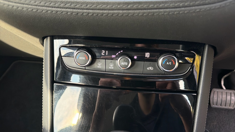 Vauxhall Grandland X 1.2 Turbo SE 5dr Auto [8 Speed] Petrol Hatchback - Image 38