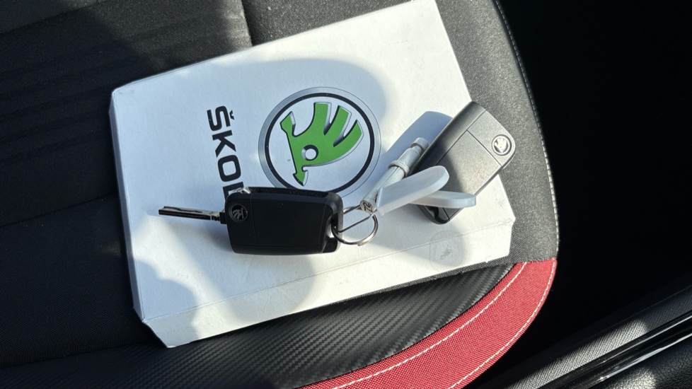 Skoda Kamiq 1.0 TSI 110 Monte Carlo 5dr Petrol Hatchback - Image 19