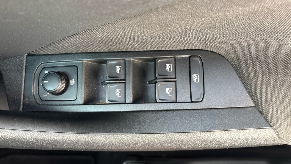 Skoda Kamiq 1.0 TSI 110 Monte Carlo 5dr Petrol Hatchback - Image 30