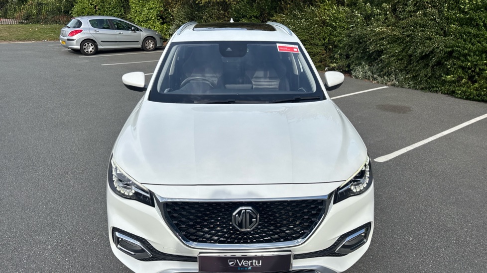 MG HS 1.5 T-GDI Exclusive 5dr DCT Petrol Hatchback - Image 8
