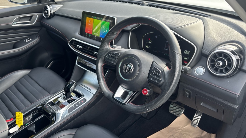 MG HS 1.5 T-GDI Exclusive 5dr DCT Petrol Hatchback - Image 11