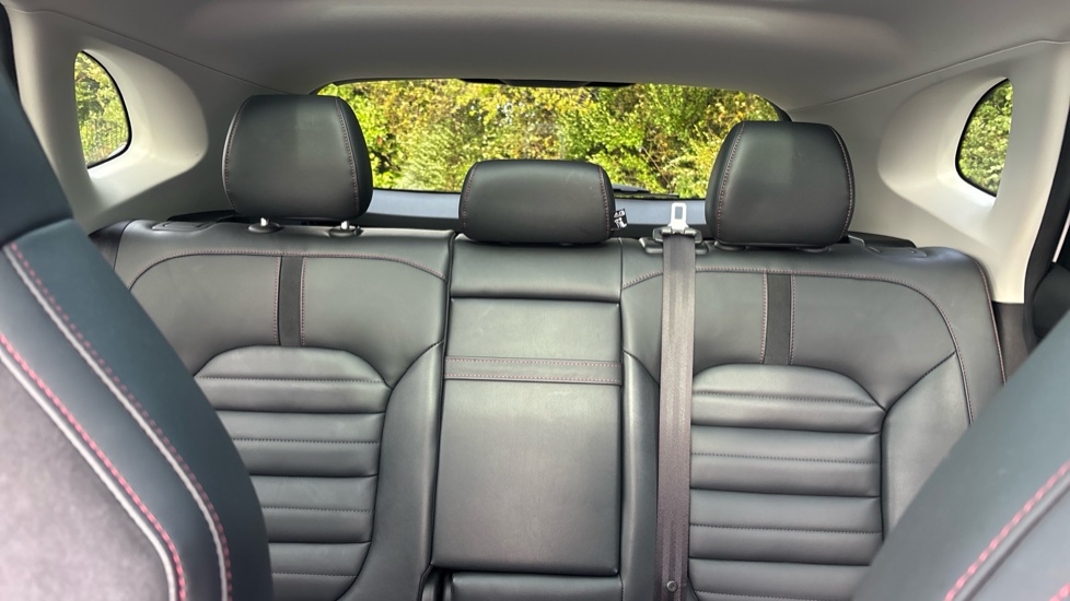 MG HS 1.5 T-GDI Exclusive 5dr DCT Petrol Hatchback - Image 15