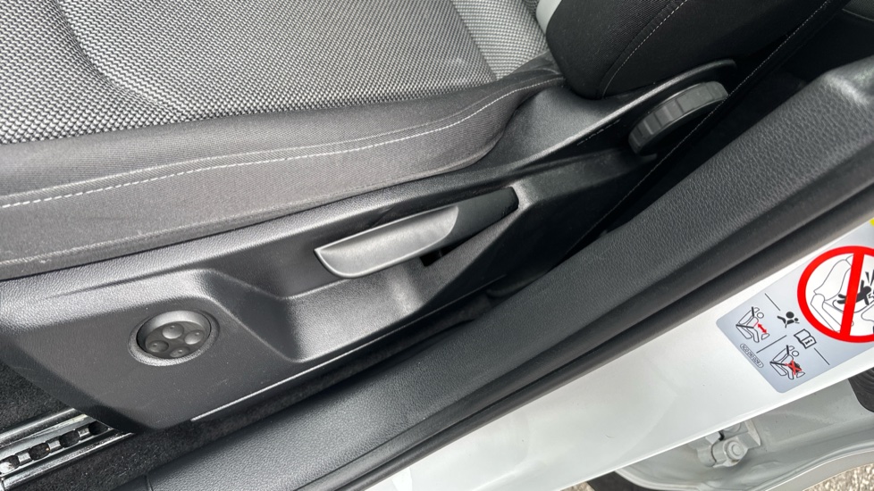 Audi Q2 30 TFSI Sport 5dr Petrol Estate - Image 38