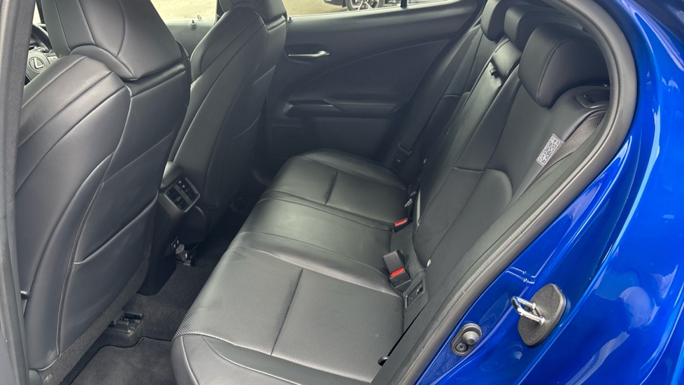 Lexus UX 250h 2.0 F-Sport 5dr CVT [Nav] Hybrid Hatchback - Image 16