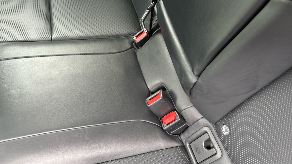 Lexus UX 250h 2.0 F-Sport 5dr CVT [Nav] Hybrid Hatchback - Image 17