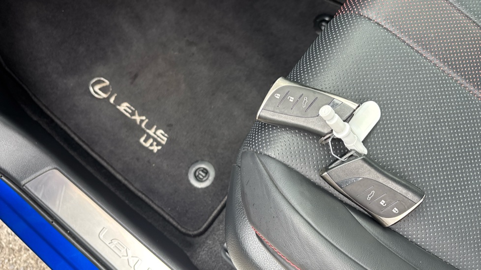 Lexus UX 250h 2.0 F-Sport 5dr CVT [Nav] Hybrid Hatchback - Image 20