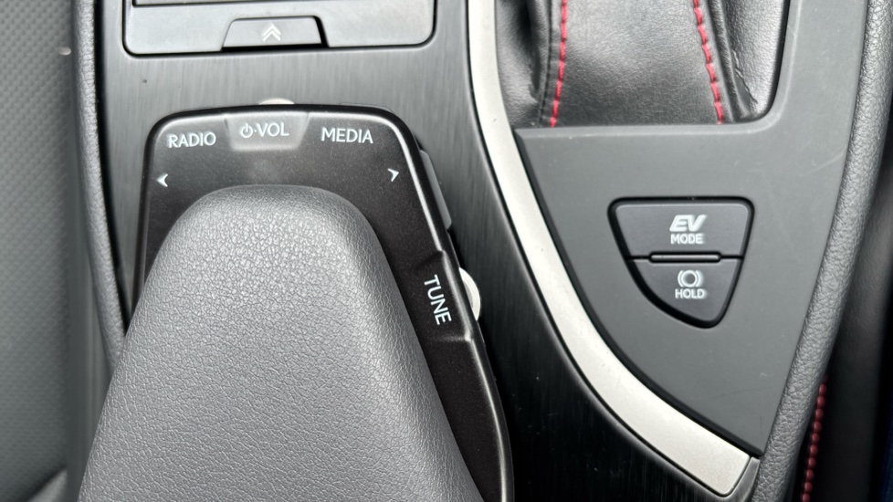 Lexus UX 250h 2.0 F-Sport 5dr CVT [Nav] Hybrid Hatchback - Image 22