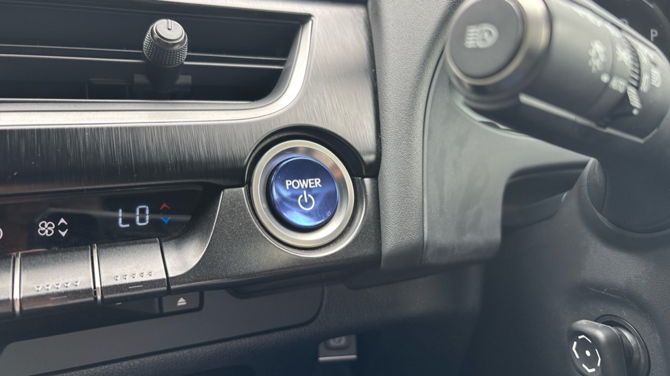 Lexus UX 250h 2.0 F-Sport 5dr CVT [Nav] Hybrid Hatchback - Image 25