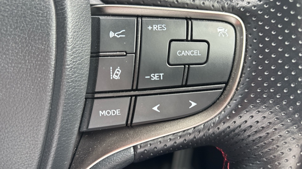 Lexus UX 250h 2.0 F-Sport 5dr CVT [Nav] Hybrid Hatchback - Image 29