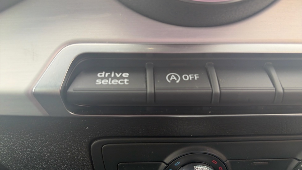 Audi Q2 35 TFSI S Line 5dr S Tronic Petrol Estate - Image 25