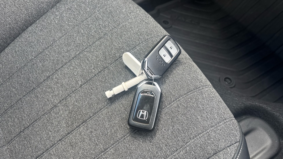 Honda Jazz 1.5 i-MMD Hybrid SR 5dr eCVT Hybrid Hatchback - Image 20