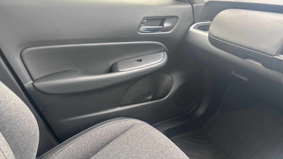 Honda Jazz 1.5 i-MMD Hybrid SR 5dr eCVT Hybrid Hatchback - Image 33