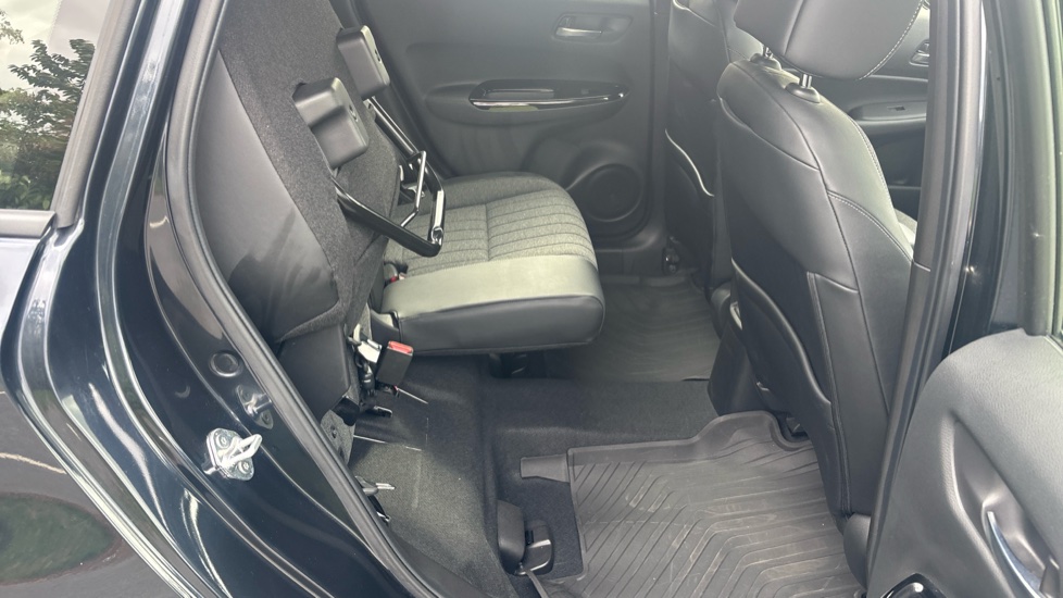 Honda Jazz 1.5 i-MMD Hybrid SR 5dr eCVT Hybrid Hatchback - Image 35