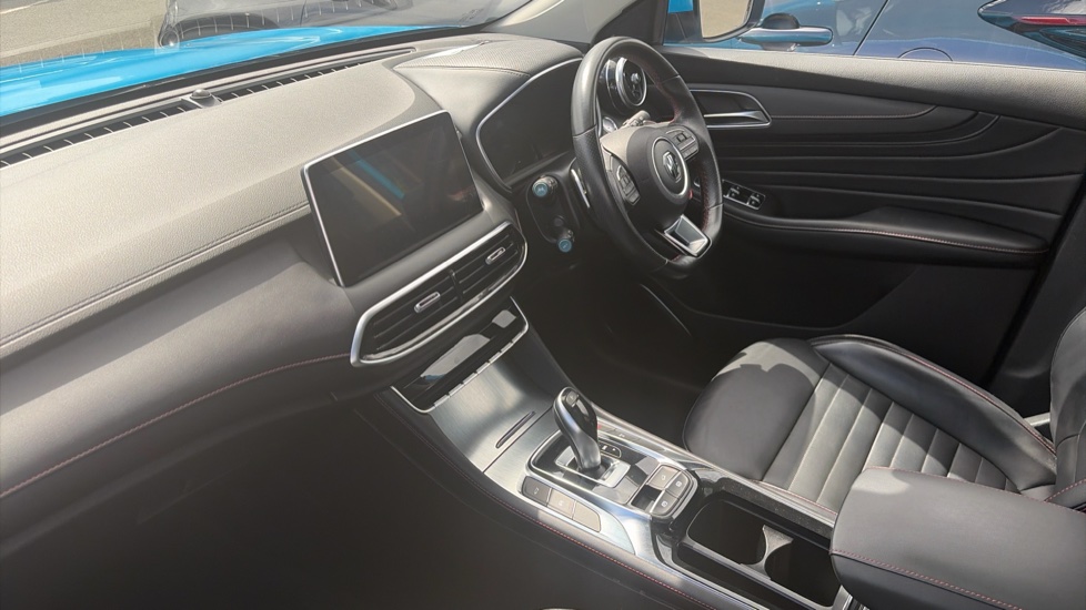 MG HS 1.5 T-GDI Exclusive 5dr DCT Petrol Hatchback - Image 9