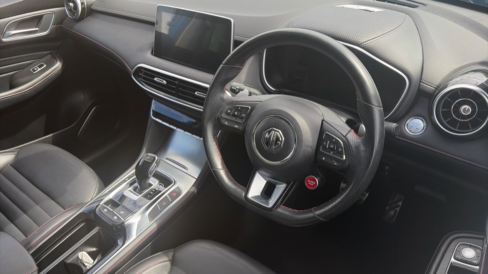 MG HS 1.5 T-GDI Exclusive 5dr DCT Petrol Hatchback - Image 11