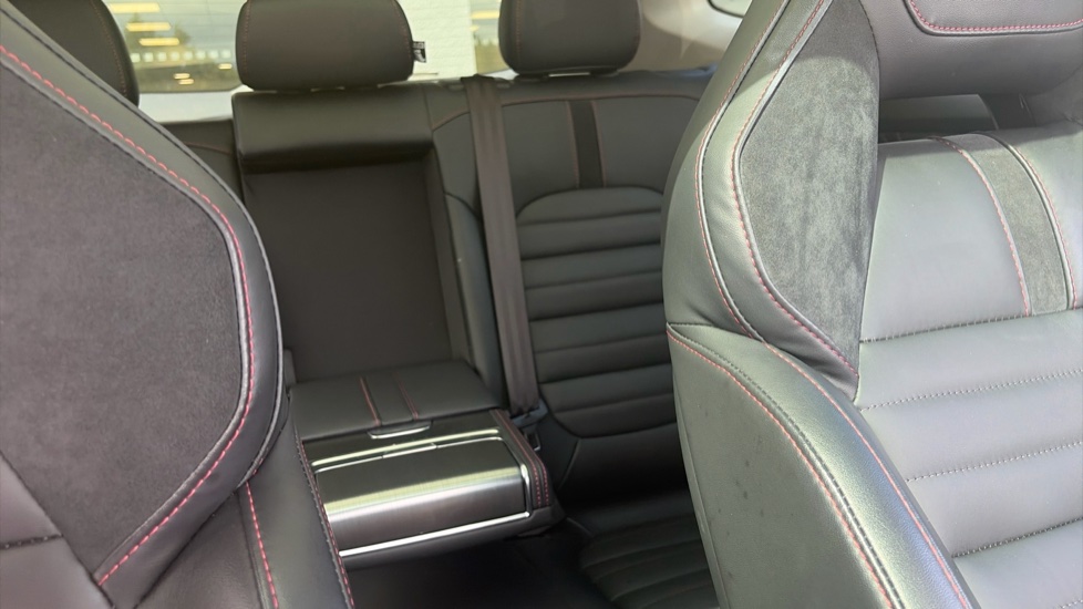 MG HS 1.5 T-GDI Exclusive 5dr DCT Petrol Hatchback - Image 15