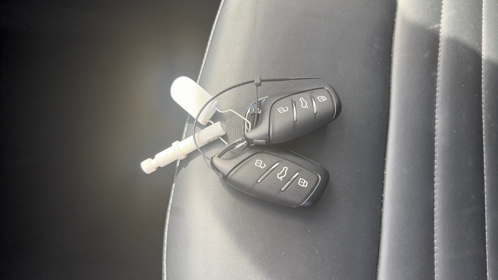 MG HS 1.5 T-GDI Exclusive 5dr DCT Petrol Hatchback - Image 20