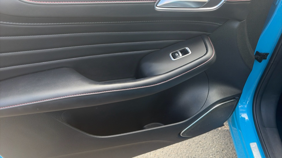 MG HS 1.5 T-GDI Exclusive 5dr DCT Petrol Hatchback - Image 21