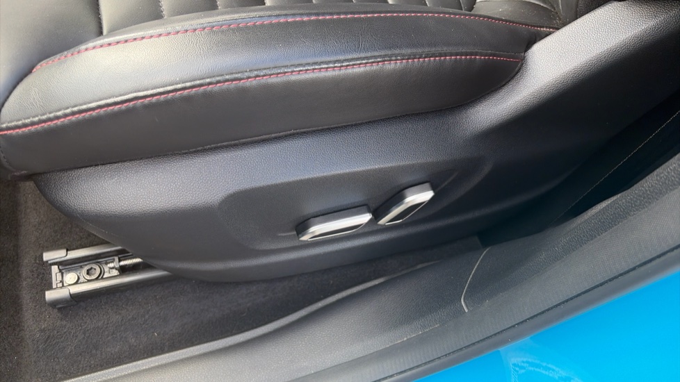 MG HS 1.5 T-GDI Exclusive 5dr DCT Petrol Hatchback - Image 22