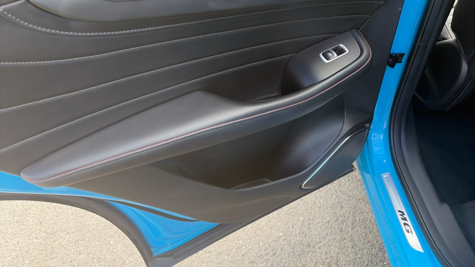 MG HS 1.5 T-GDI Exclusive 5dr DCT Petrol Hatchback - Image 29