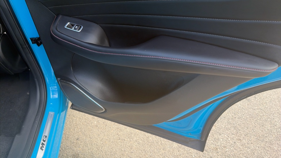 MG HS 1.5 T-GDI Exclusive 5dr DCT Petrol Hatchback - Image 40