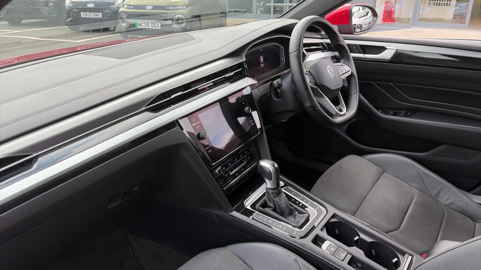 Volkswagen Arteon 1.4 TSI eHybrid R-Line 5dr DSG Hatchback - Image 9