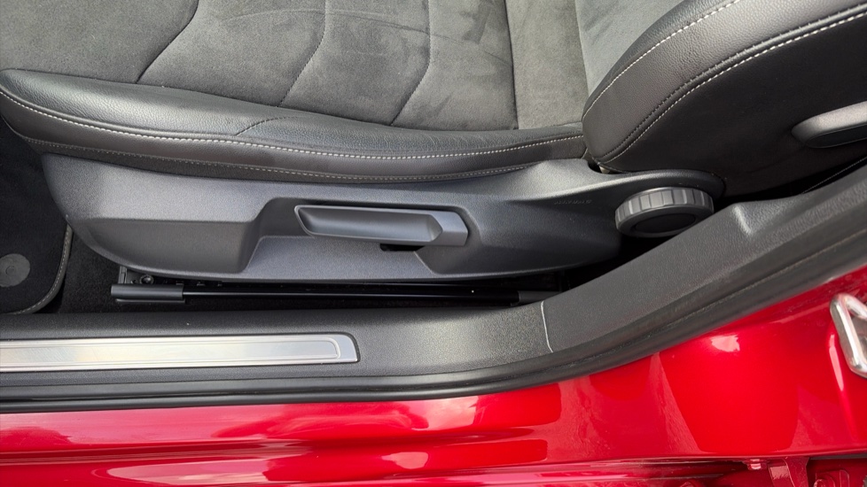 Volkswagen Arteon 1.4 TSI eHybrid R-Line 5dr DSG Hatchback - Image 32