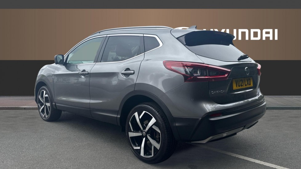 Nissan Qashqai 1.3 DiG-T N-Motion 5dr Petrol Hatchback - Image 2