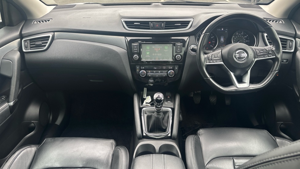Nissan Qashqai 1.3 DiG-T N-Motion 5dr Petrol Hatchback - Image 10