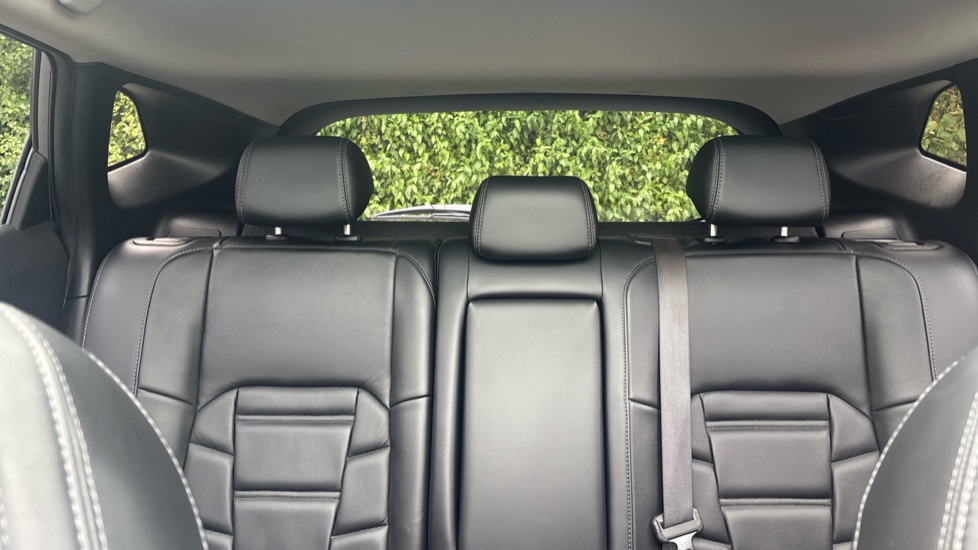 Nissan Qashqai 1.3 DiG-T N-Motion 5dr Petrol Hatchback - Image 15