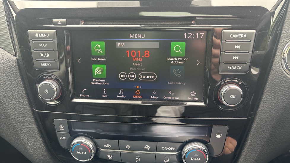 Nissan Qashqai 1.3 DiG-T N-Motion 5dr Petrol Hatchback - Image 28