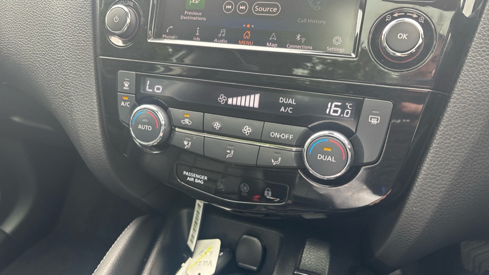Nissan Qashqai 1.3 DiG-T N-Motion 5dr Petrol Hatchback - Image 29