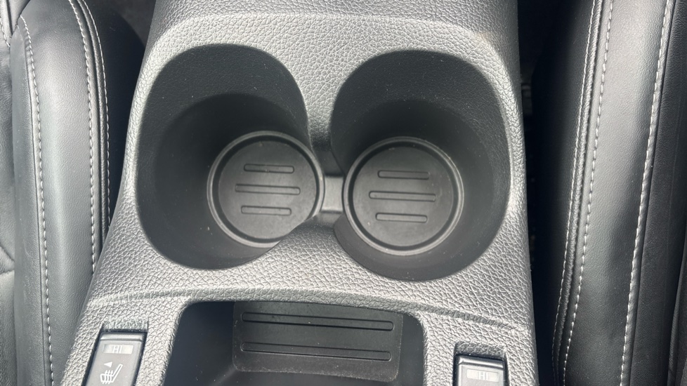Nissan Qashqai 1.3 DiG-T N-Motion 5dr Petrol Hatchback - Image 30