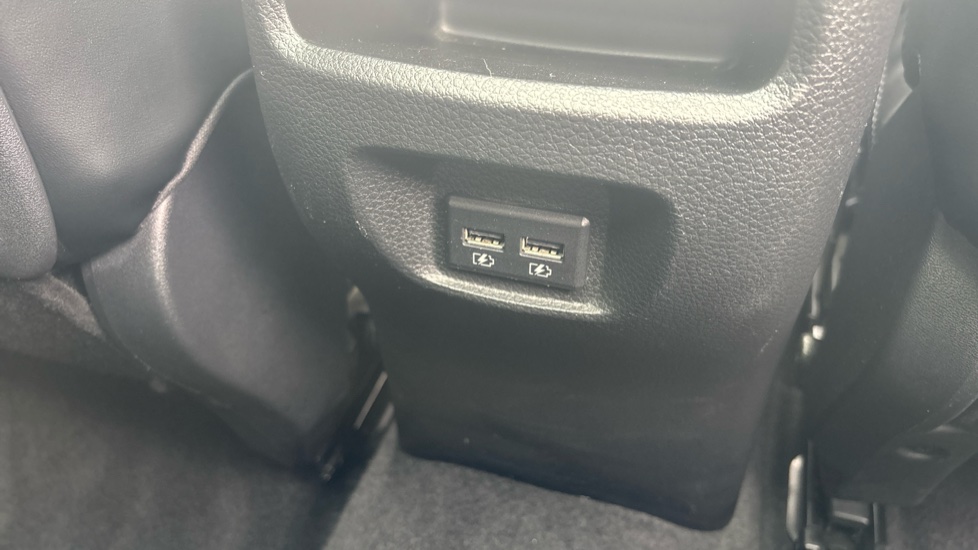 Nissan Qashqai 1.3 DiG-T N-Motion 5dr Petrol Hatchback - Image 36