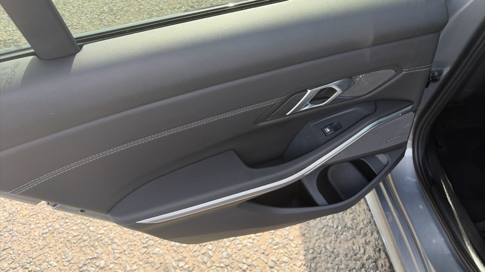 BMW 3 Series 320i M Sport 4dr Step Auto Petrol Saloon - Image 25