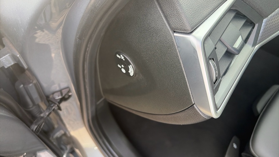 BMW 3 Series 320i M Sport 4dr Step Auto Petrol Saloon - Image 34