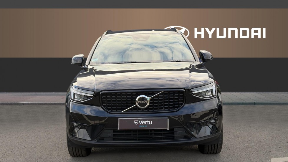 Volvo XC40 2.0 B4P Plus Dark 5dr Auto Petrol Estate - Image 3