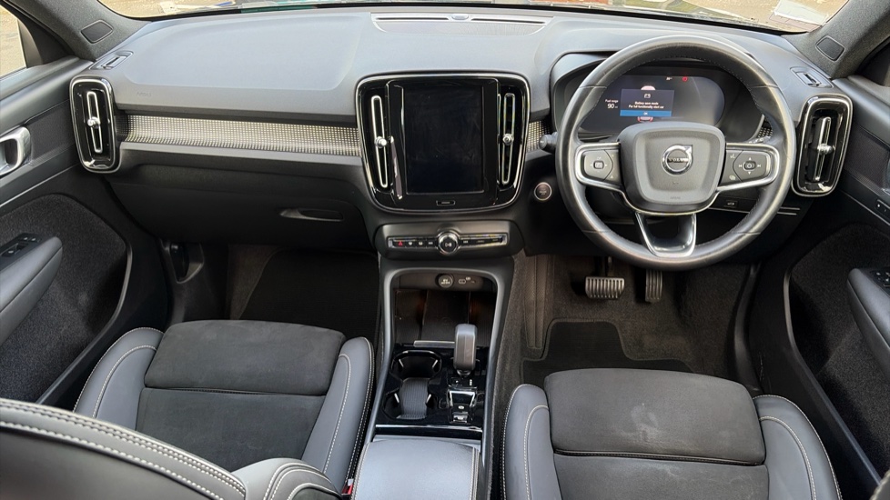 Volvo XC40 2.0 B4P Plus Dark 5dr Auto Petrol Estate - Image 10