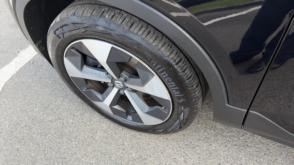 Volvo XC40 2.0 B4P Plus Dark 5dr Auto Petrol Estate - Image 28